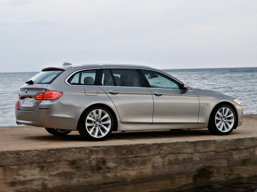  BMW 520d Touring 2010 года  (фото 4 из 16)